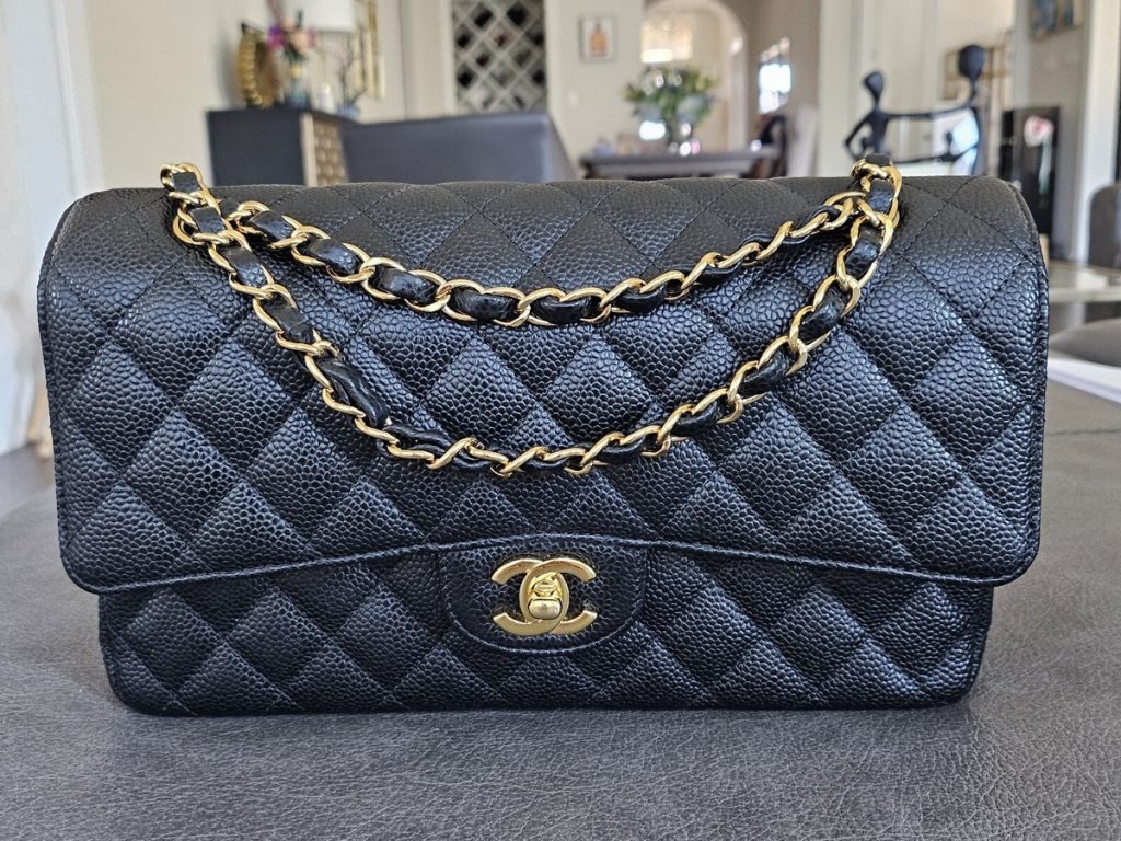 Chanel Classic Flap 魚子醬皮革近距離紋理